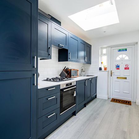 Cosy 1 Bed Apartment With Free Parking Close To Underground Station Zone 2 For Quick Access To Central London Up To 5 Guests Esterno foto