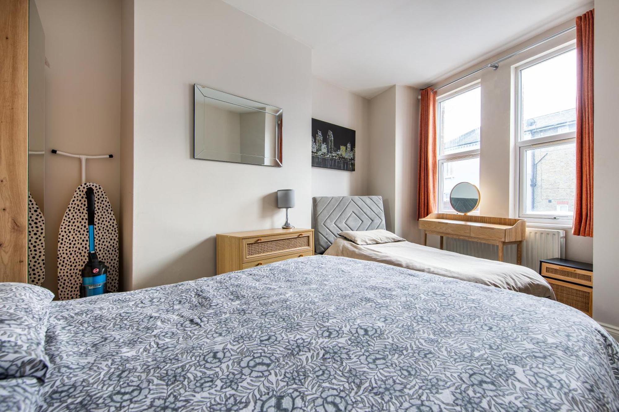 Cosy 1 Bed Apartment With Free Parking Close To Underground Station Zone 2 For Quick Access To Central London Up To 5 Guests Esterno foto